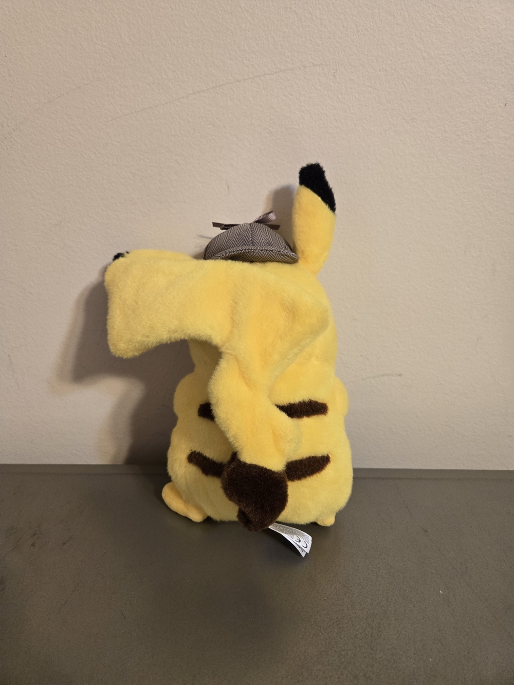 Pokémon Detective Pikachu 9" Plush Toy - Picture 3 of 6
